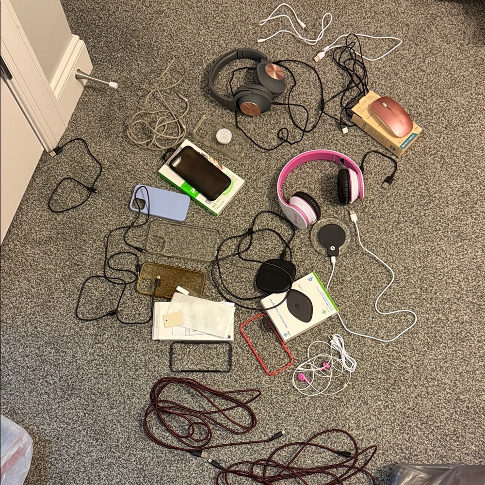 Lot of electronic accessories